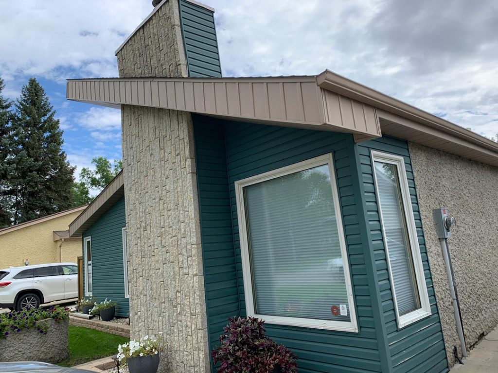 Modern home renovation contractor winnipeg roofing siding remodeling exterior soffit fascia 8c0cb39e 1822 46ec ad4b 348a37ad98c2